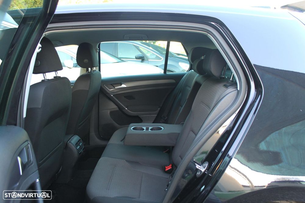 VW e-Golf AC/DC - 38