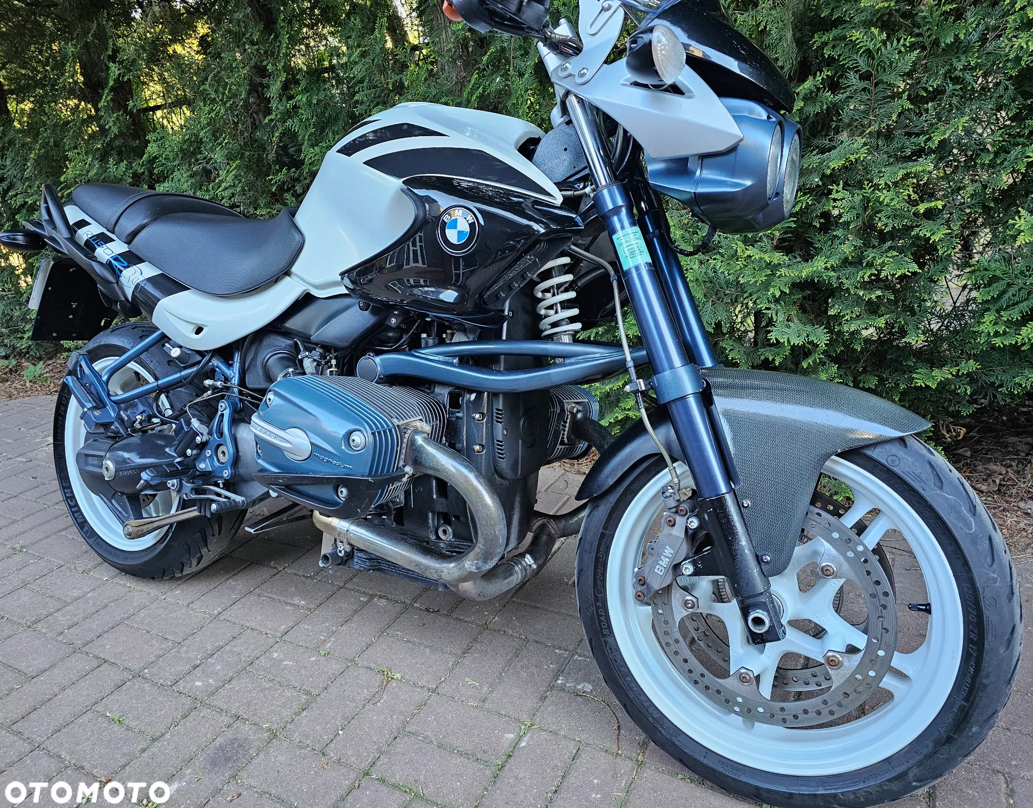 BMW R - 8