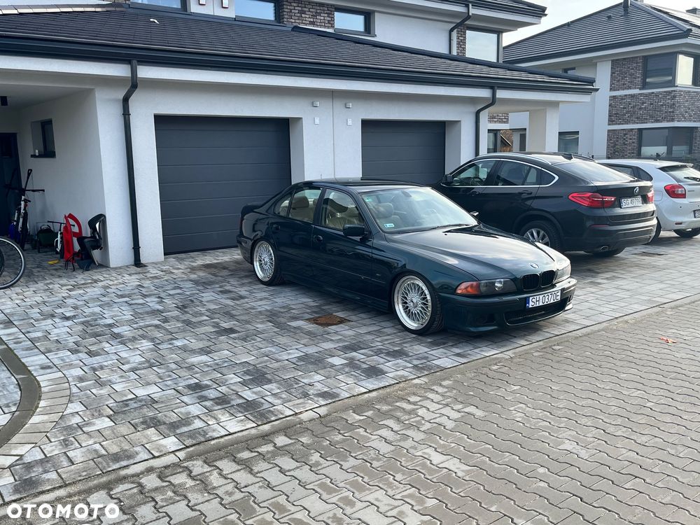 BMW Seria 5 528i - 1