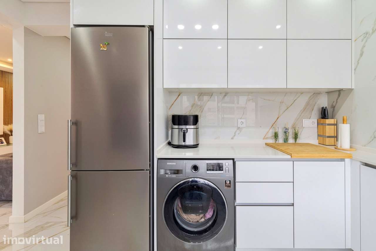 FEIJÓ - Apartamento T3 com 1 suite e 2 WC - Grande imagem: 3/22