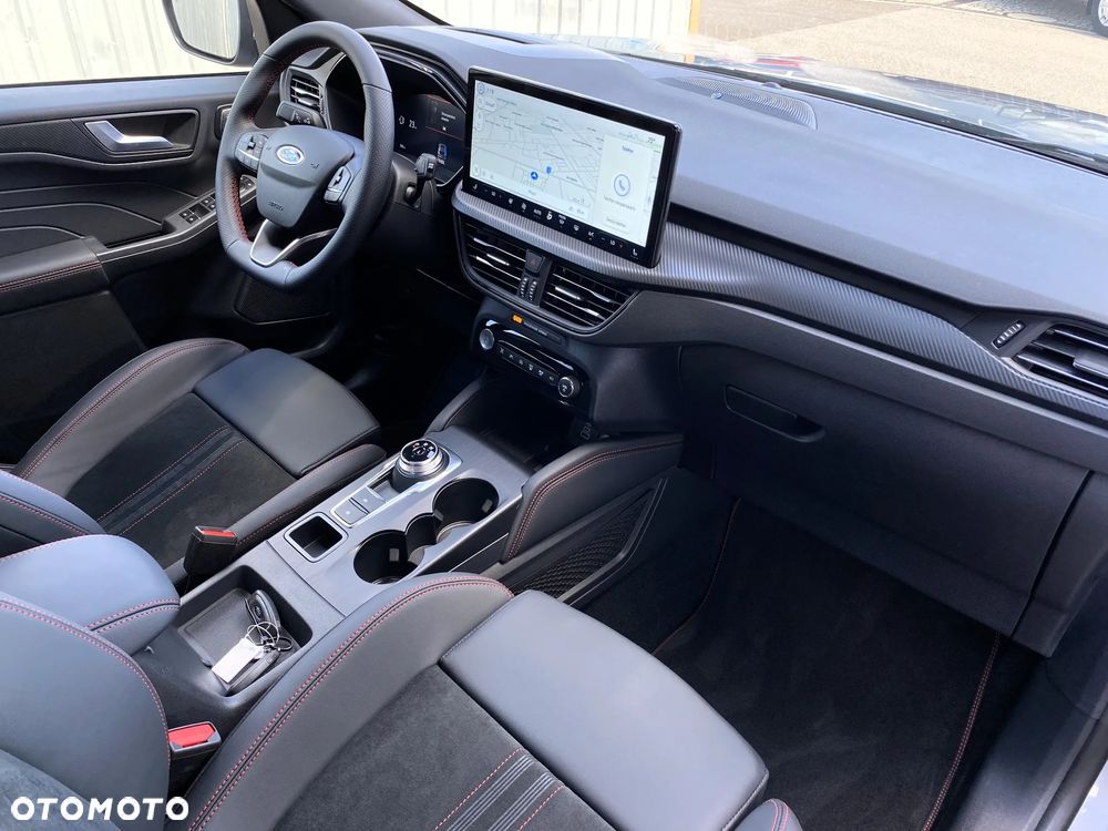 Ford Kuga 1.5 EcoBoost FWD ST-Line X - 17