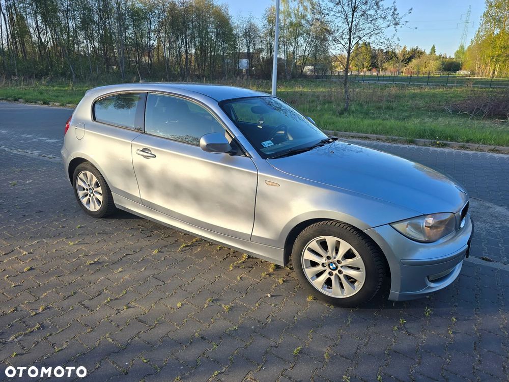 BMW Seria 1 116d DPF - 1