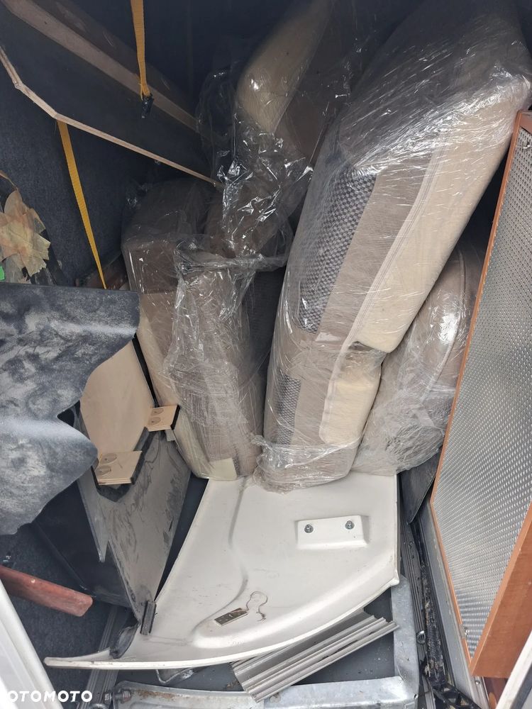 Zabudowa kampera Carthago Integra - 12