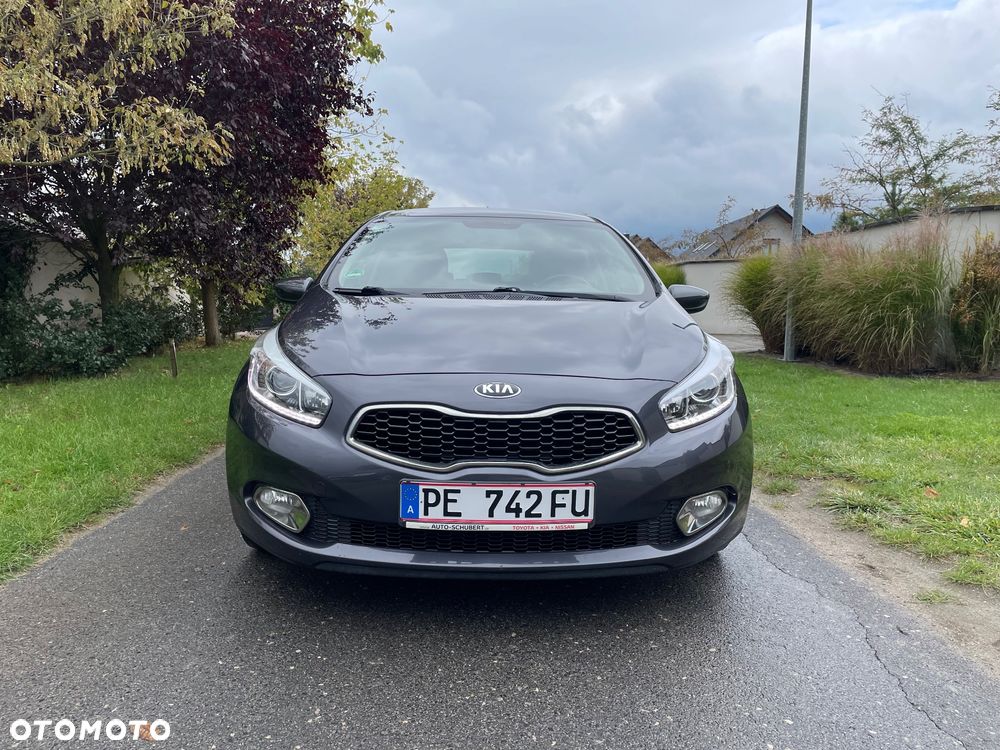 Kia Ceed 1.6 GDI Dream Team Edition - 20