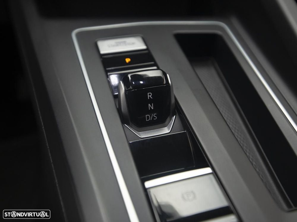 VW Golf 1.5 TGI Confortline DSG - 27