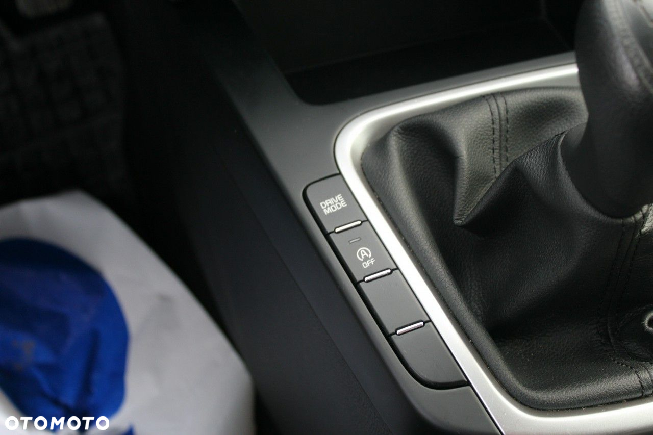 Kia Ceed - 24