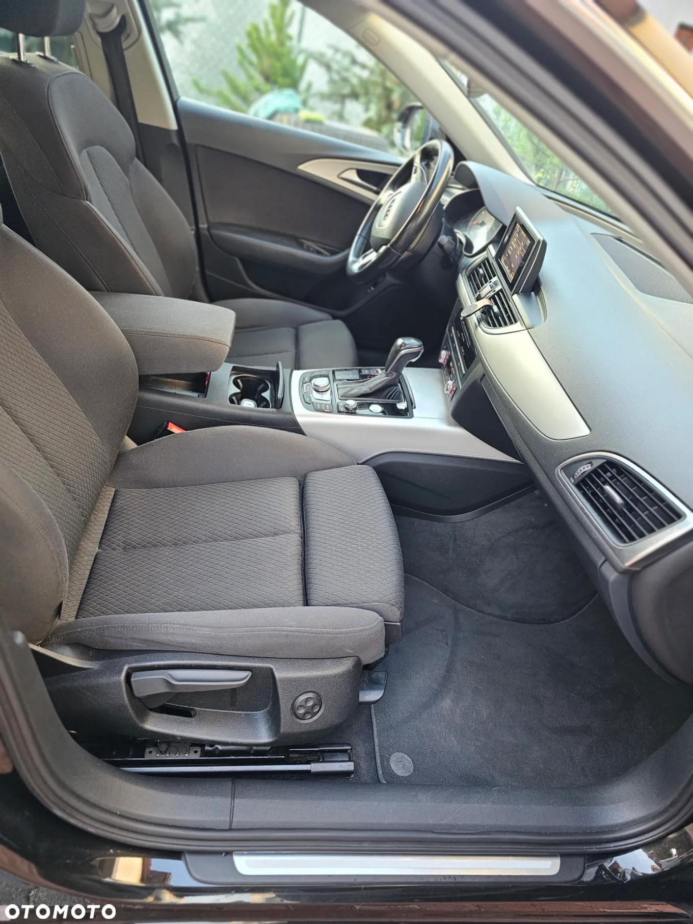 Audi A6 Avant 2.0 TDI Ultra S tronic - 14