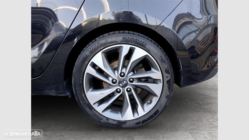 Kia Carens 1.7 CRDi ISG EX - 11