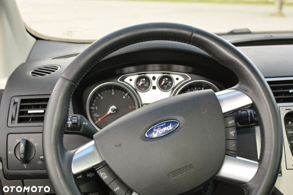 Ford Kuga 2.0 TDCi 4WD Titanium - 12