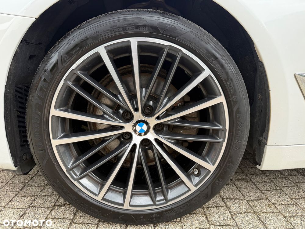 BMW Seria 5 520d M Sport Edition - 22