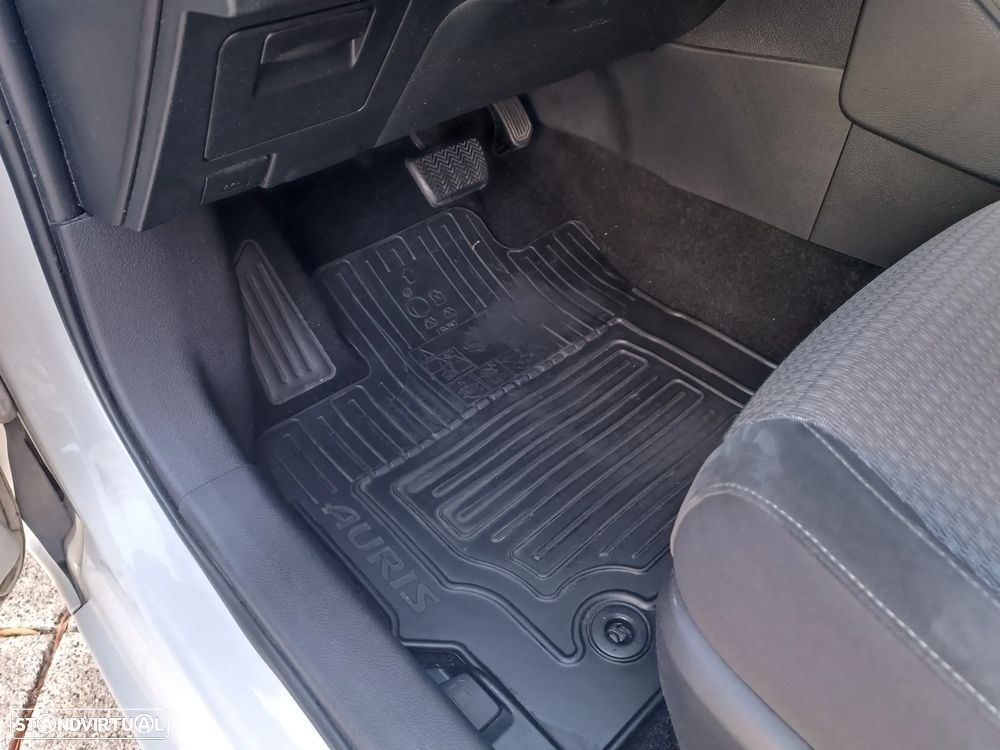 Toyota Auris Touring Sports 1.8 HSD Exclusive +TSS+Navi - 17