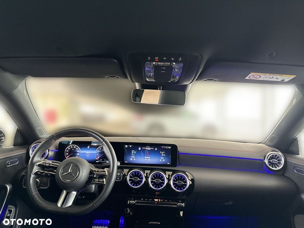 Mercedes-Benz CLA - 13