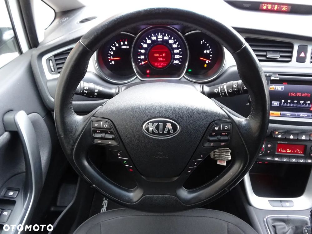 Kia Ceed 1.6 CRDi 128 Dream-Team Edition - 25