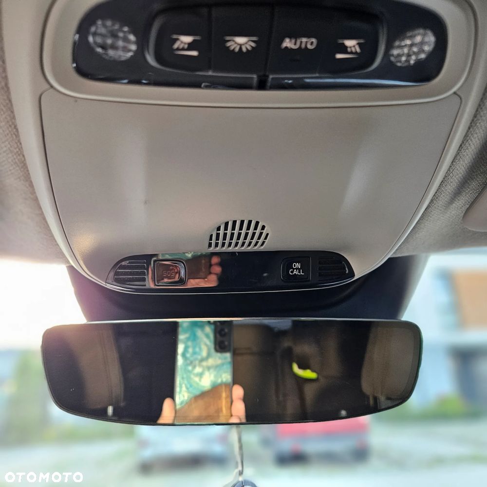 Volvo XC 40 T3 Momentum Pro - 29