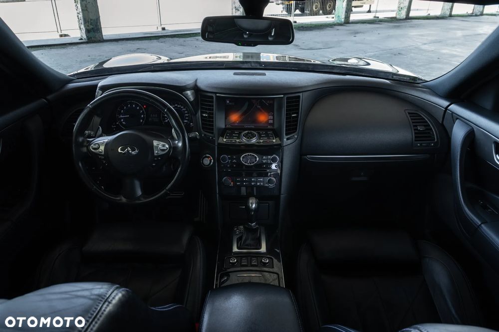 Infiniti QX70 - 25
