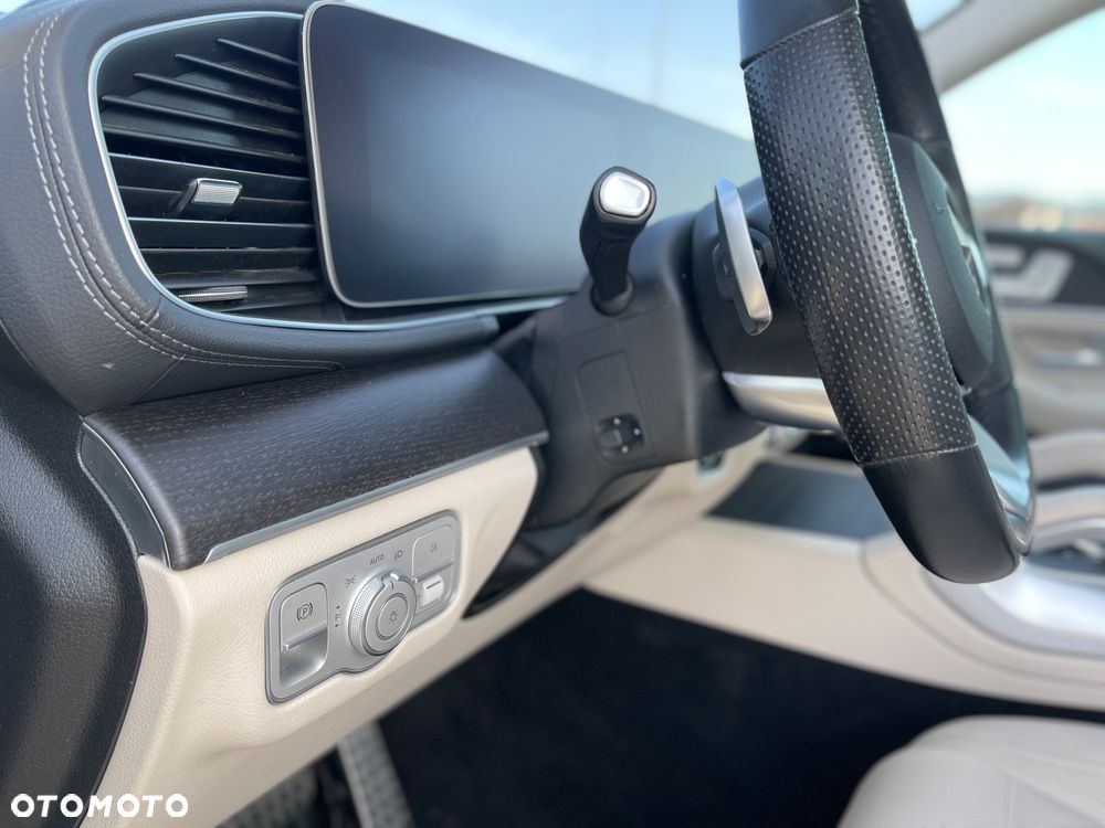 Mercedes-Benz GLS - 27