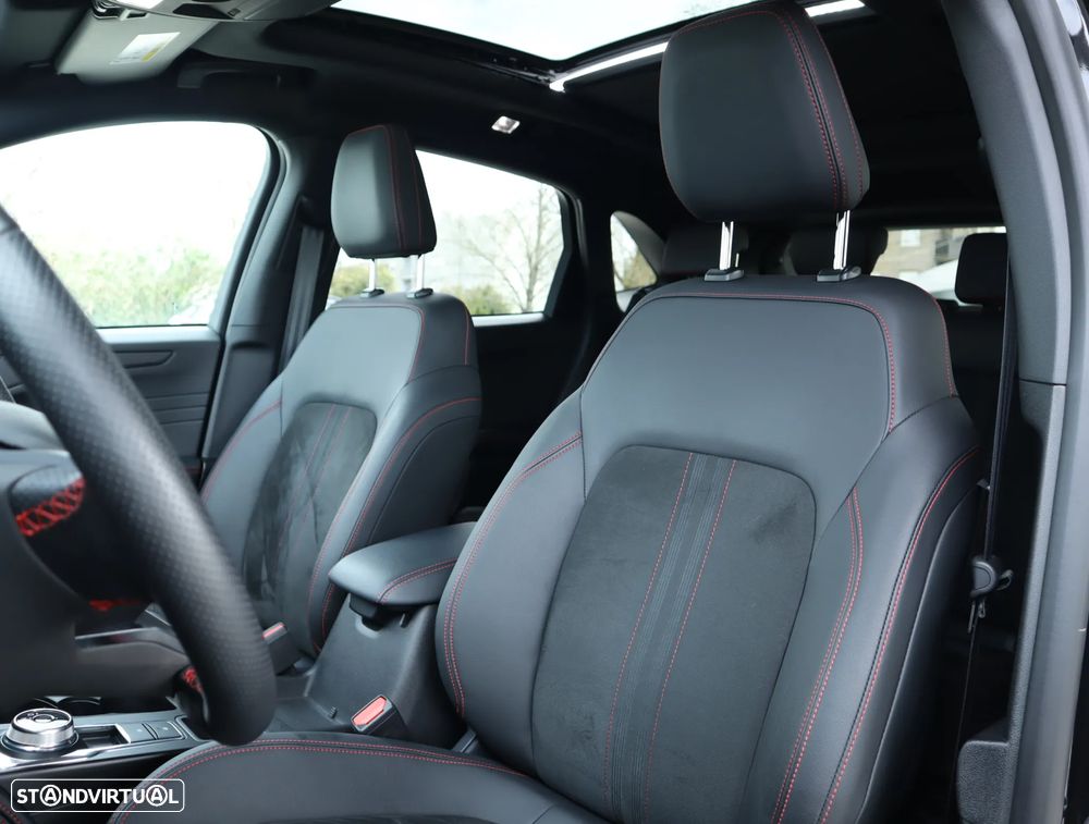 Ford Kuga 2.5 PHEV ST-Line X - 29