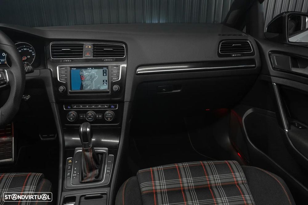 VW Golf GTI Performance BlueMotion DSG - 9