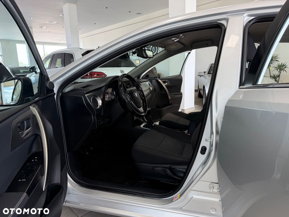 Toyota Auris - 23