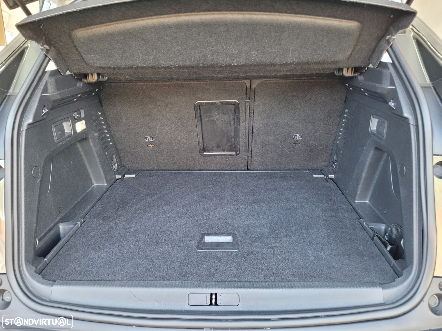 Peugeot 3008 1.2 PureTech Allure EAT8 - 51