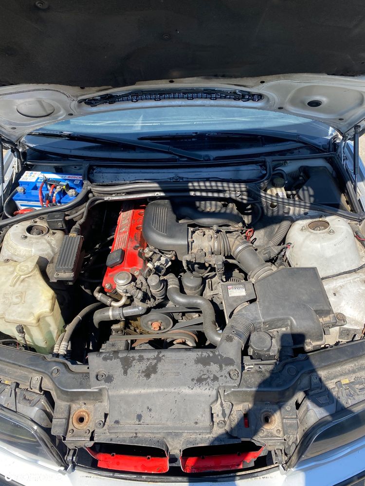 BMW Seria 3 318i - 8
