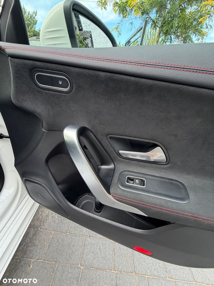 Mercedes-Benz CLA 200 AMG Line 7G-DCT - 26