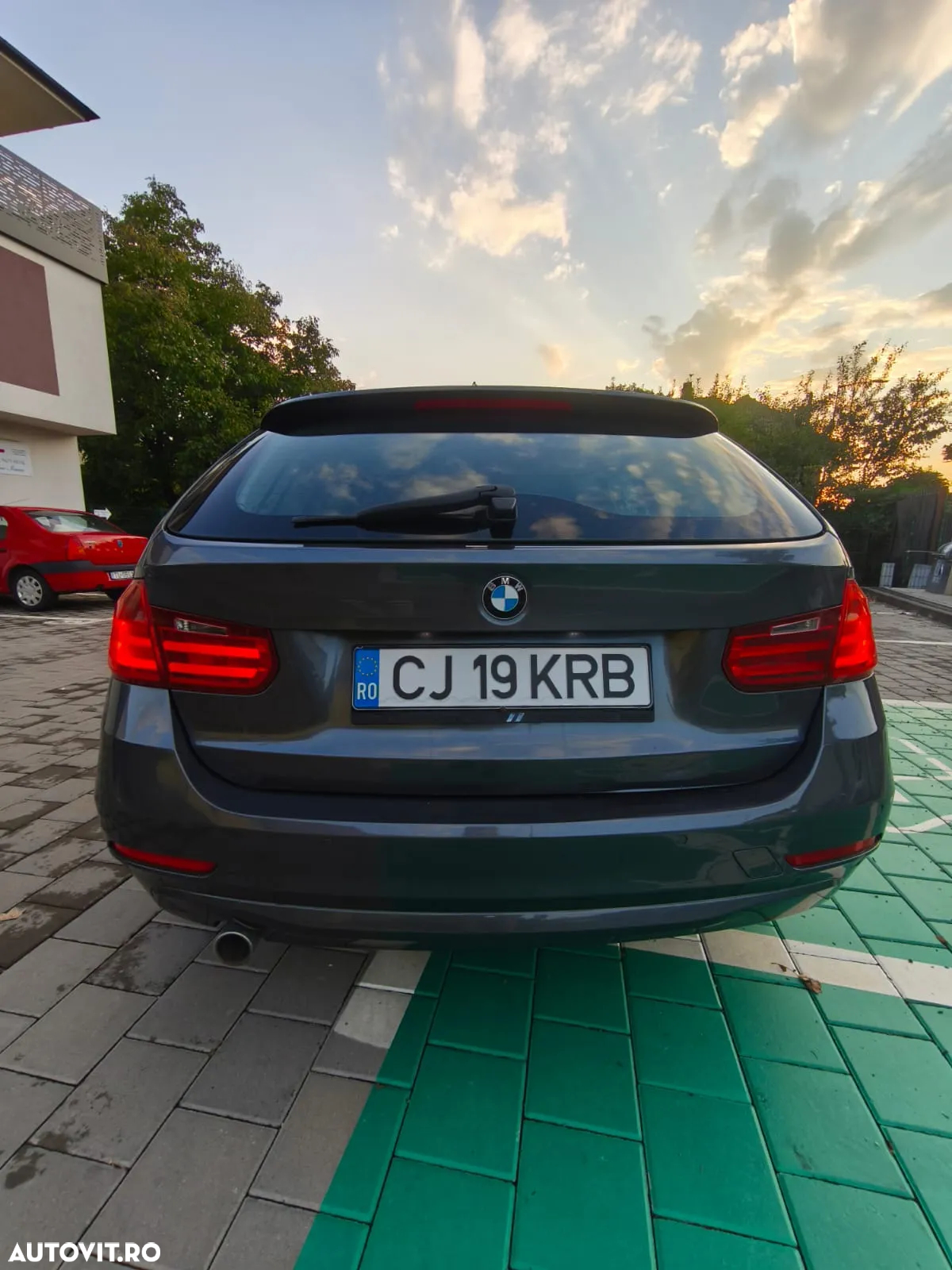 BMW Seria 3 318d Touring - 6