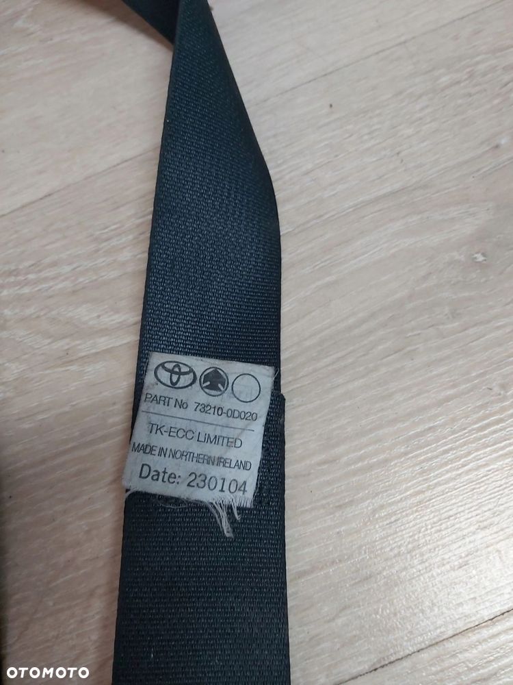 Toyota Yaris I LIFT pas bezpieczeństwa prawy przód 3D FRANCUZ - 4