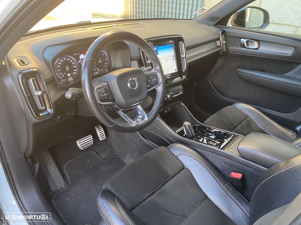 Volvo XC 40 D4 AWD Geartronic R-Design - 2