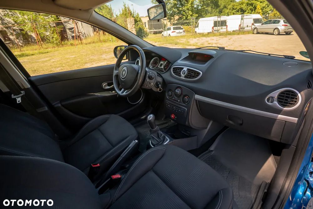 Renault Clio 1.2 16V 75 Dynamique - 28