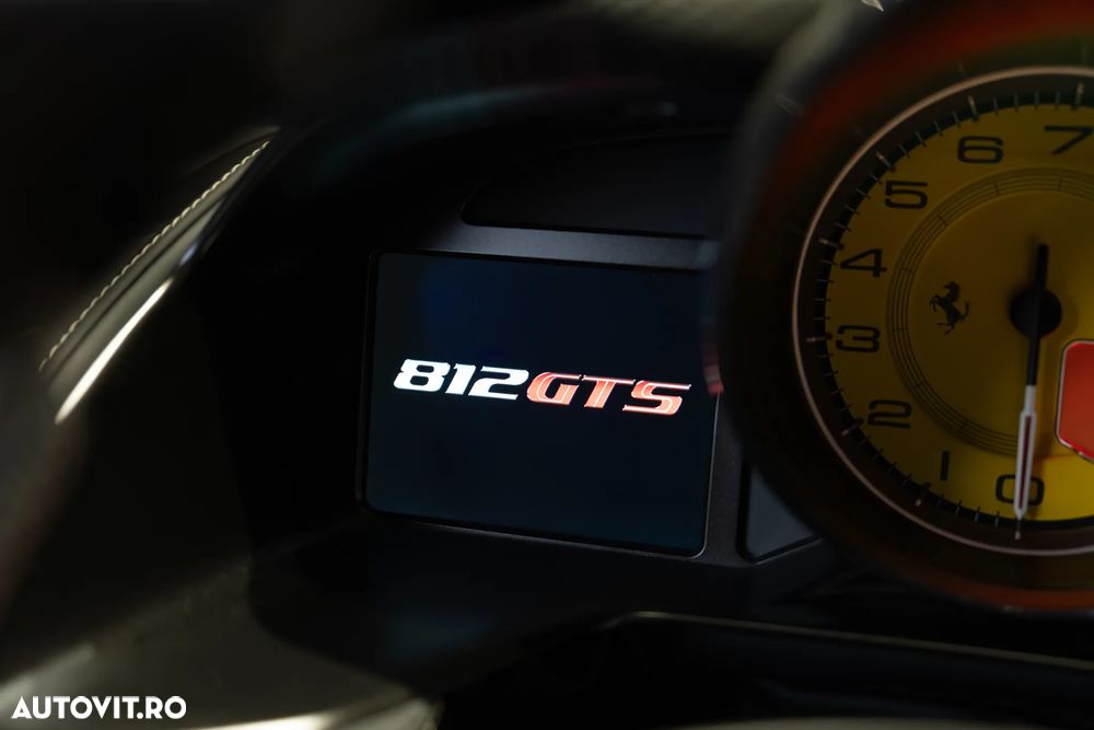 Ferrari 812 - 8