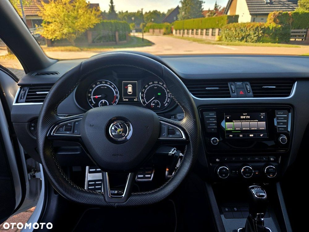 Skoda Octavia Combi 2.0 TDI DSG RS - 15