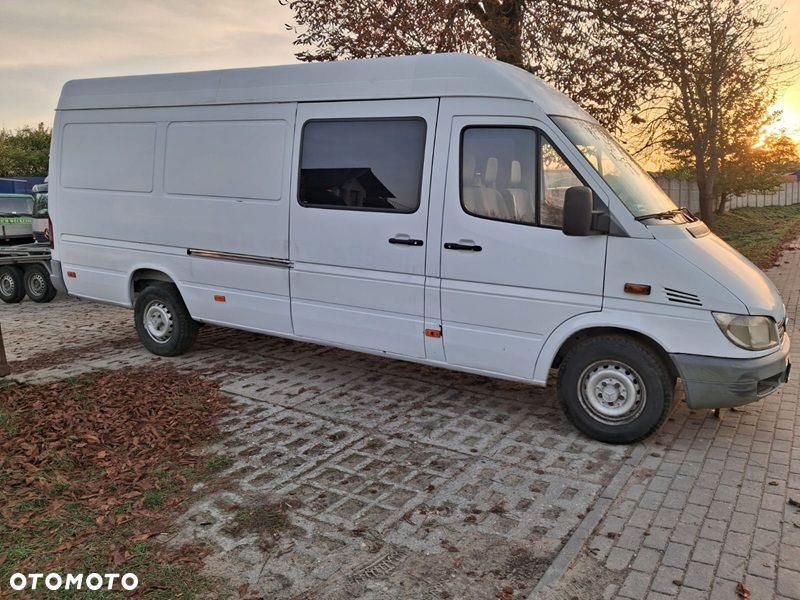 Mercedes-Benz Sprinter - 2