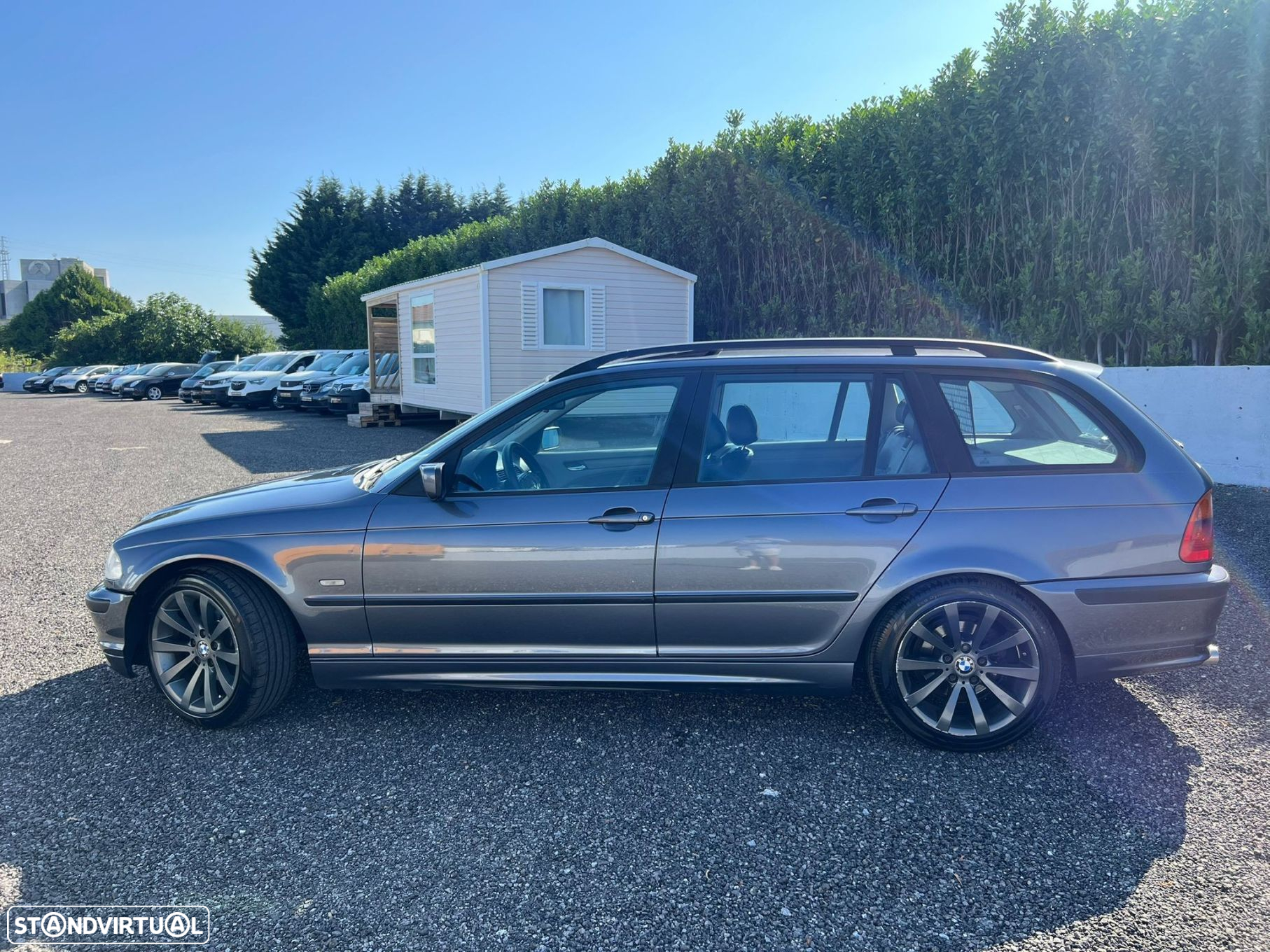 BMW 318 i Touring - 12