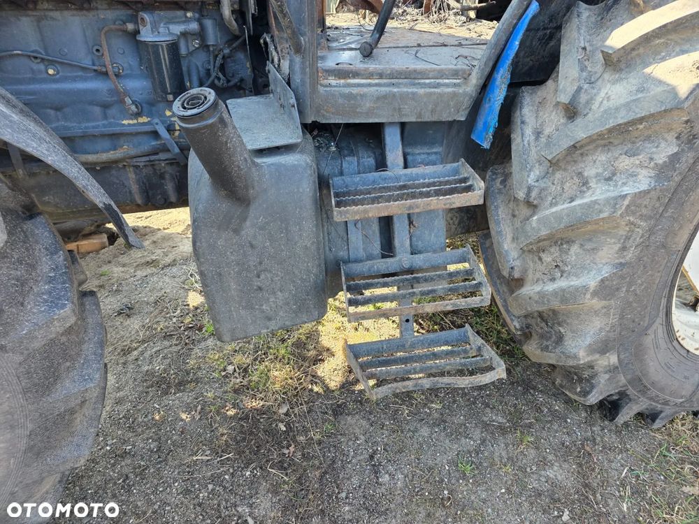 Schody stopnie lewe New Holland TS115 - 1
