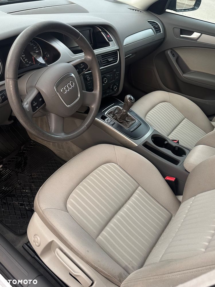 Audi A4 Limousine - 17