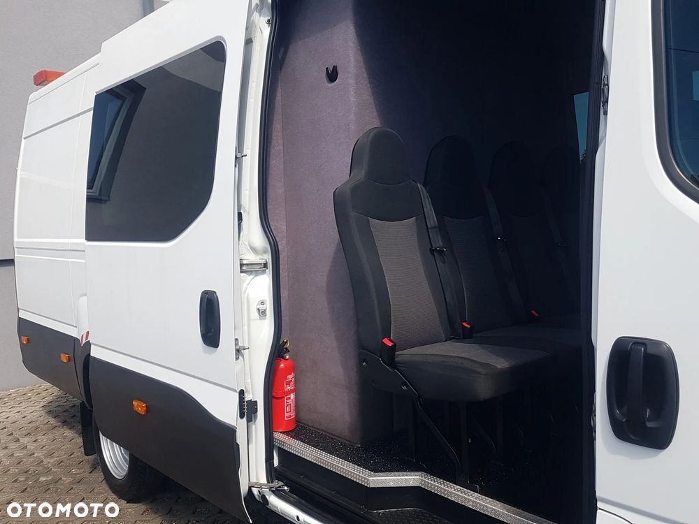 Iveco 50C15 DAILY 7-OSÓB BRYGADÓWKA BLIŹNIAKI MAXI DŁUGI WYSOKI KLIMA BLASZAK VAN FURGON HAK KRAJOWY - 23