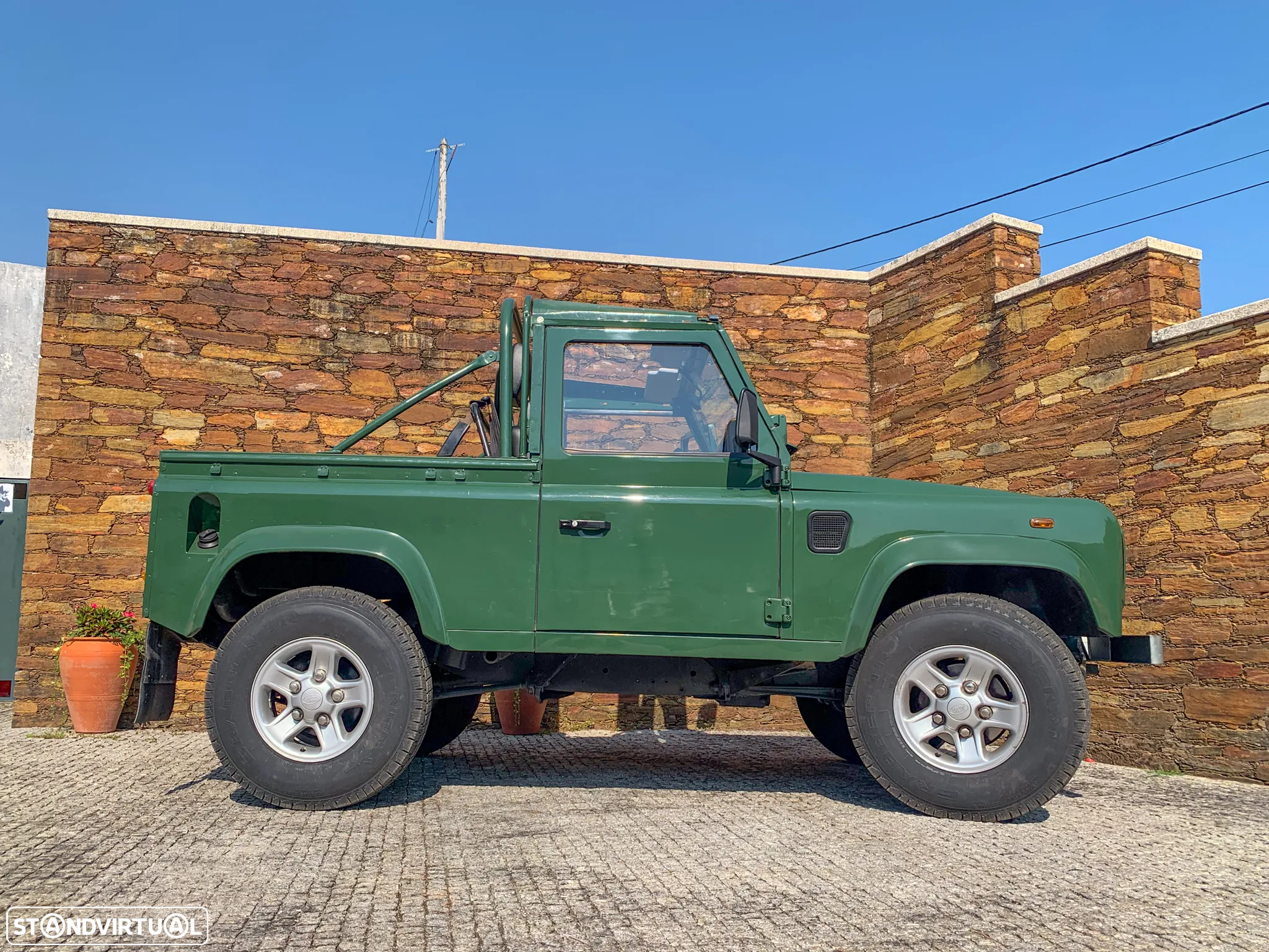 Land Rover Defender 90 2.5 Td5 Soft Top - 40