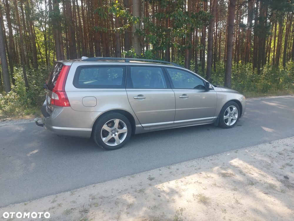Volvo V70 D5 Momentum - 6