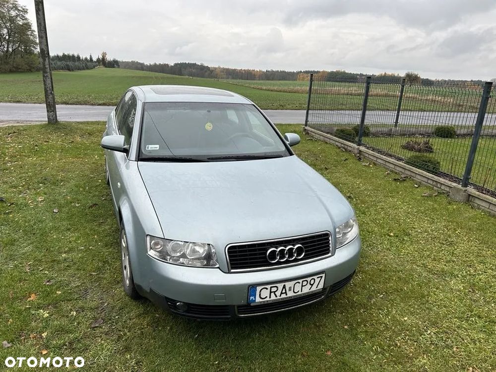 Audi A4 Limousine - 1