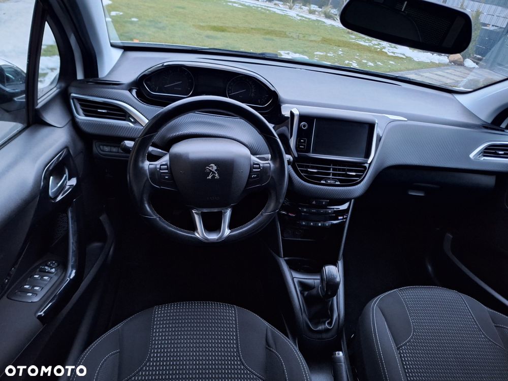 Peugeot 208 - 7