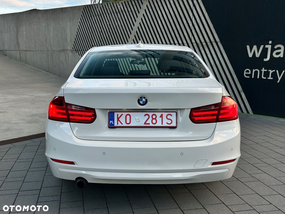 BMW Seria 3 316i - 4