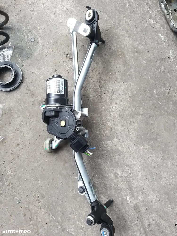 Ansamblu Stergator Cu Motoras cod: 9824784980 pentru Peugeot 208 1.2 THP Benzina an dupa 2019 - 2