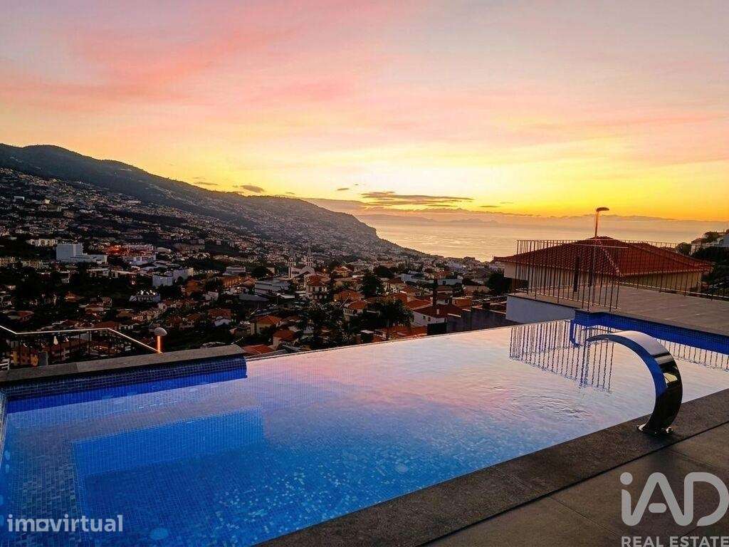 Casa / Villa T3 em Santo António de 255 m2 - Grande imagem: 2/23