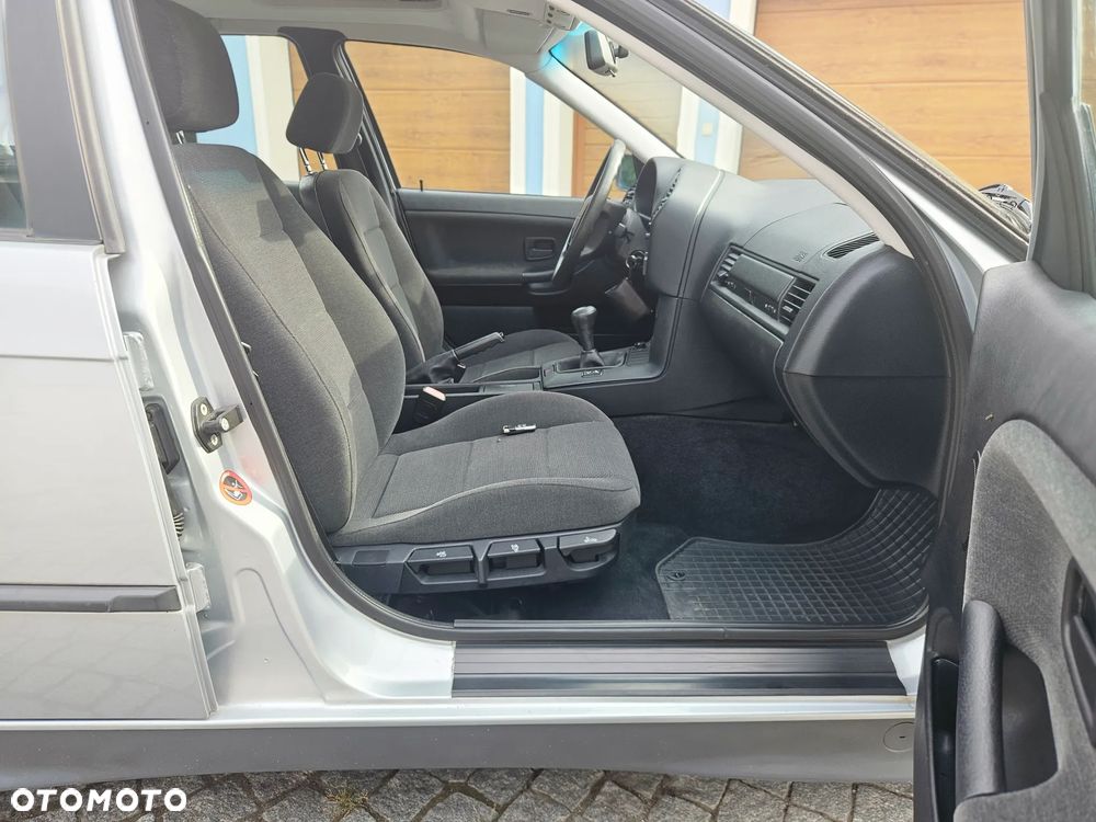 BMW Seria 3 - 17