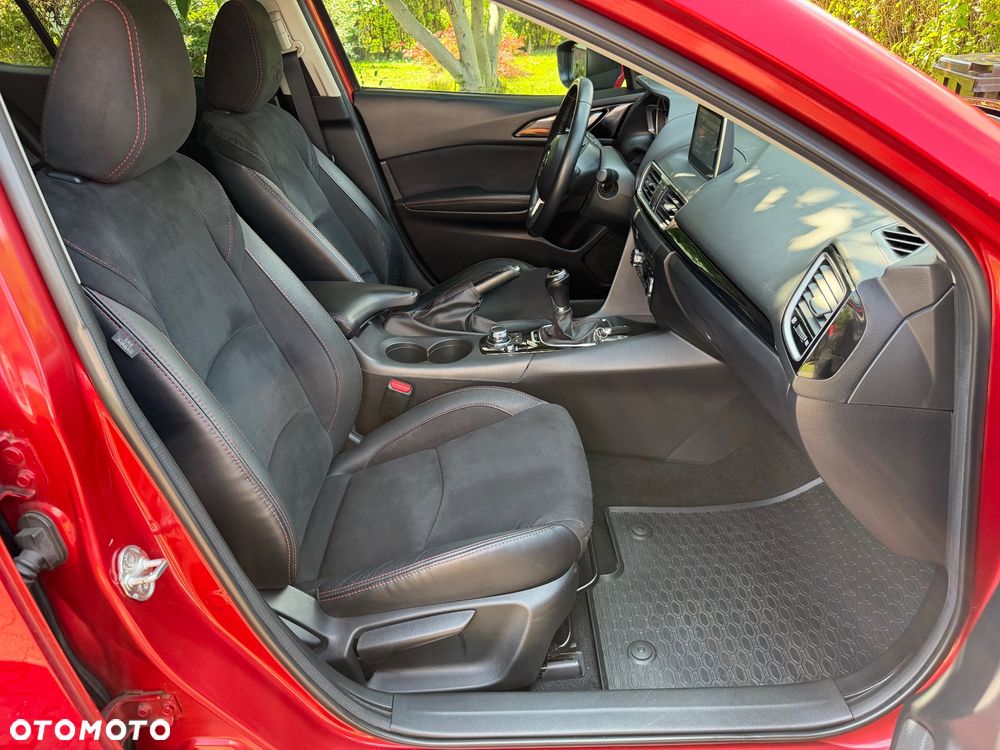 Mazda 3 SKYACTIV-G 120 NAKAMA - 32
