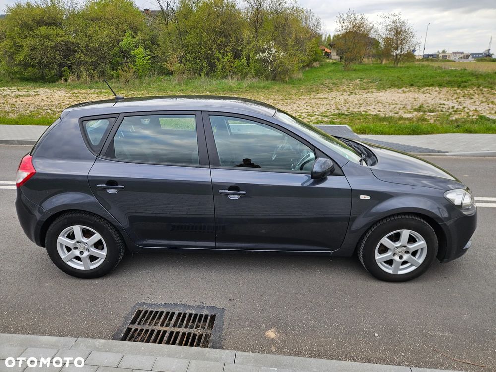 Kia Ceed 1.4 L - 4