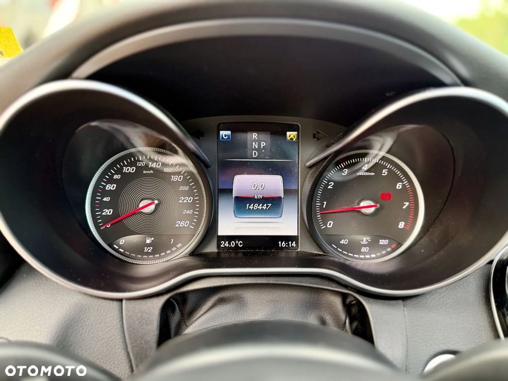 Mercedes-Benz Klasa C 300 9G-TRONIC - 32