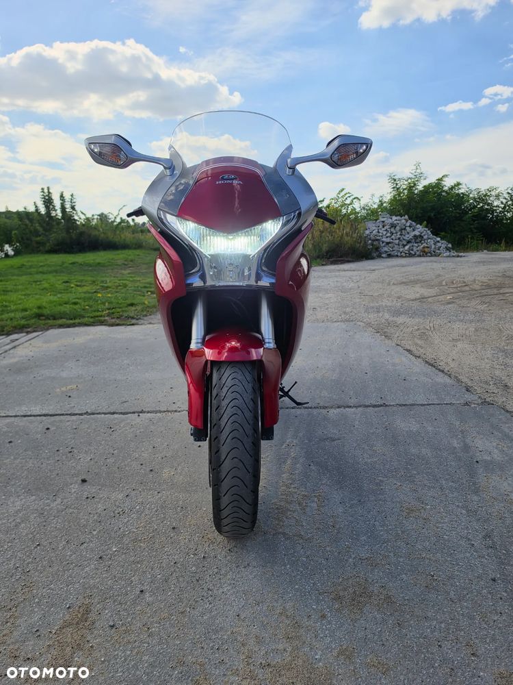 Honda VFR - 10