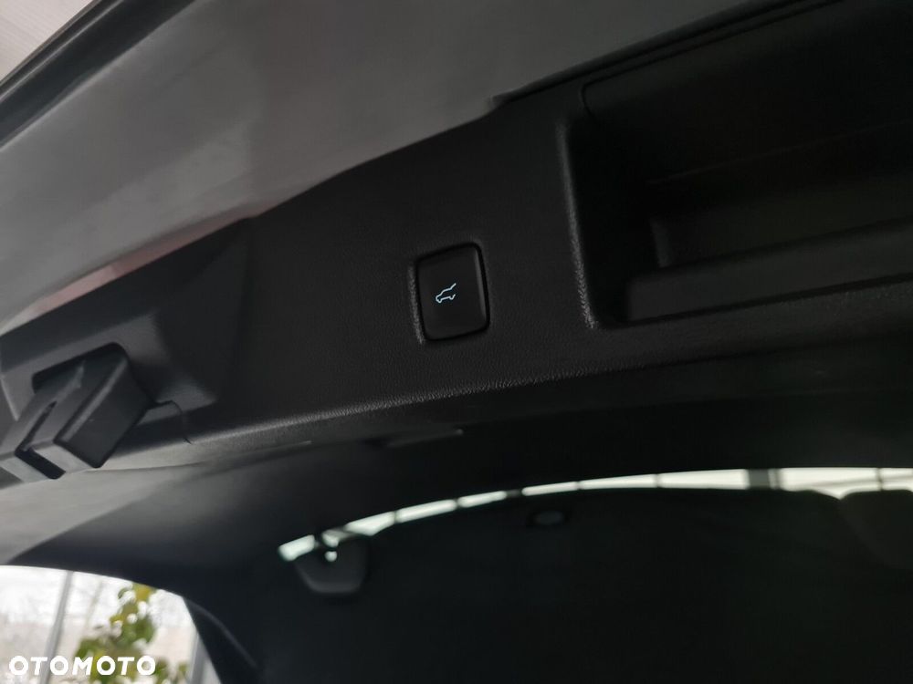 Ford Kuga - 17